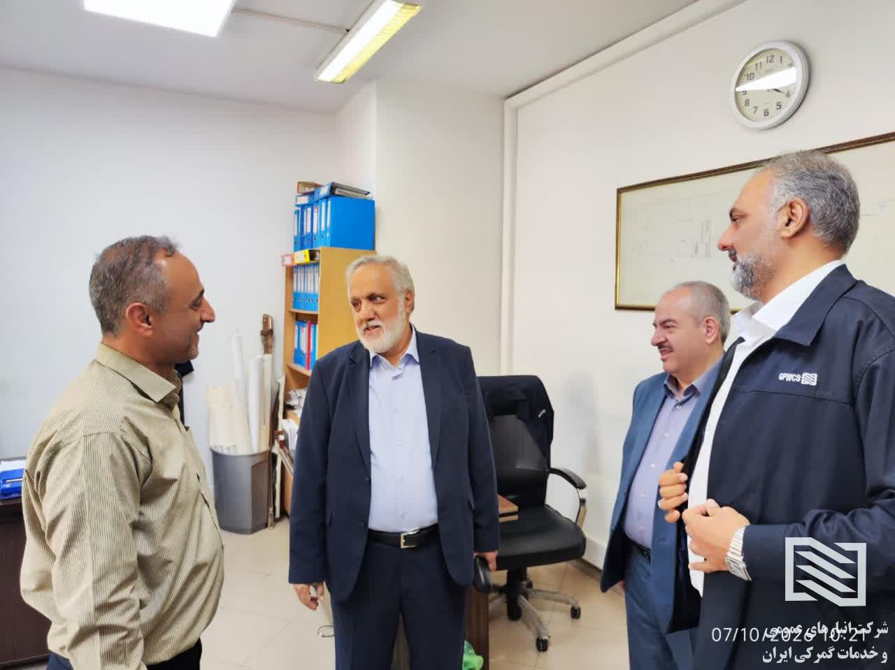 بازدید رئیس هیئت مدیره شرکت انبارهای عمومی و خدمات گمرکی ایران به همراه سرپرست معاونت توسعه مدیریت و سرمایه های انسانی ستاد مرکزی از شرکت انبارهای عمومی و خدمات گمرکی غرب 2